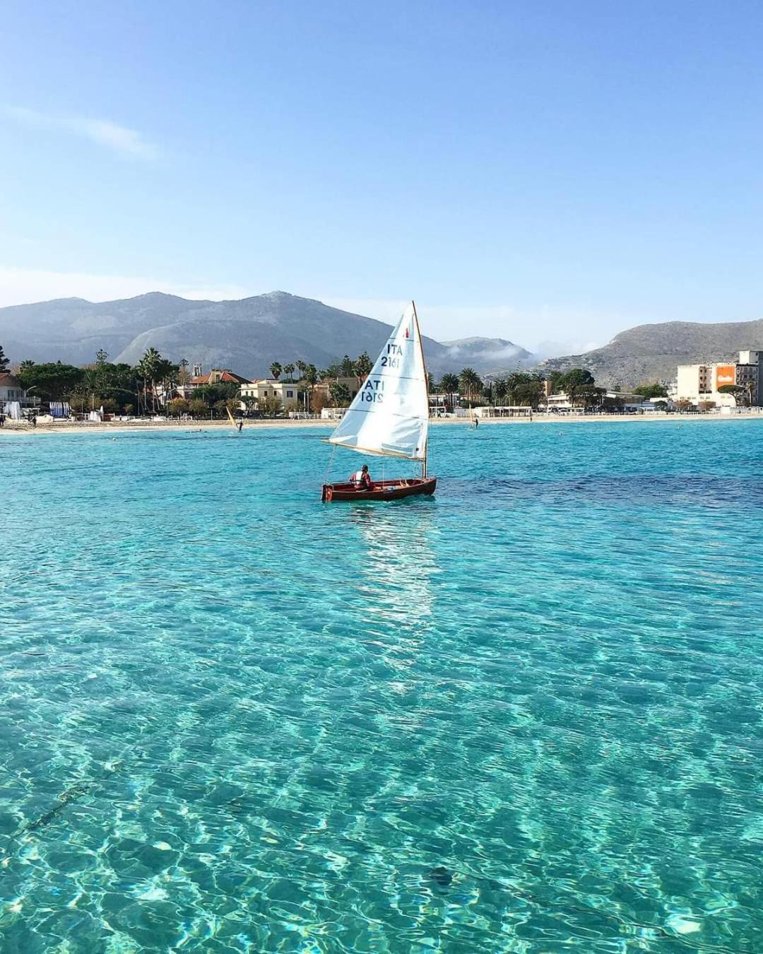 Mondello Felix - Appartamenti In Villa A 600M Dal Mare 외부 사진