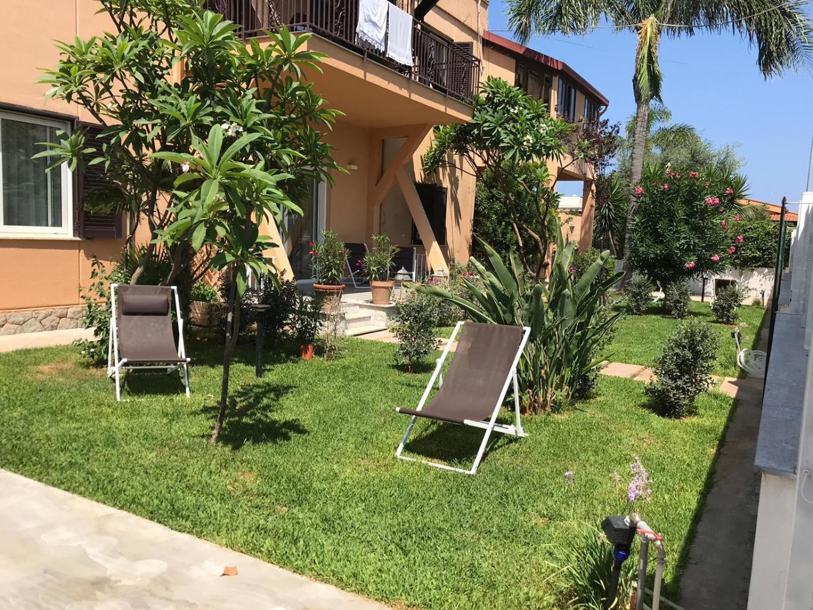Mondello Felix - Appartamenti In Villa A 600M Dal Mare 외부 사진